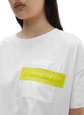 T-Shirt Calvin Klein Hero Logo Crop Bianco