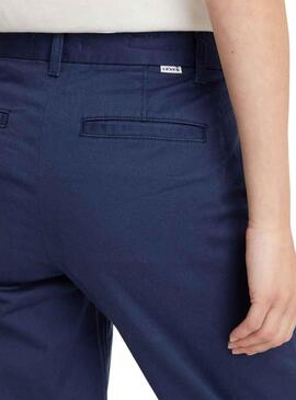 Pantaloni Levis Essential Chino Blu Navy per Donna