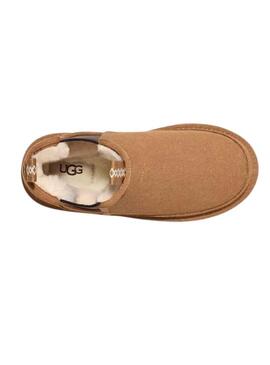 Stivali UGG Neumel Chelsea Chestnut per bambini.