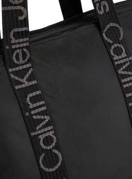 Borsa Calvin Klein Ultralight nera per uomo