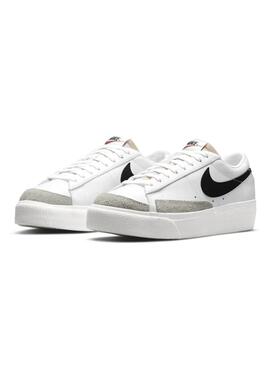 Sneakers Nike Blazer Low Platform Bianche per Donna.