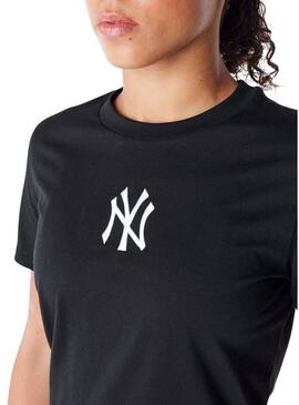 Maglia New Era Yankees nera per donna.