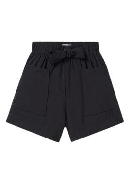 Pantaloni corti Mayoral neri con tasche per ragazze.