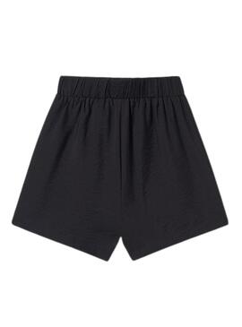 Pantaloni corti Mayoral neri con tasche per ragazze.