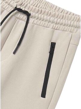 Pantaloni da jogging Mayoral a contrasti beige per bambini.