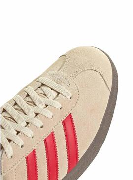 Sneakers Adidas Gazelle beige per uomo.