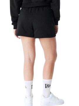 Pantaloni corti New Era New York Yankees Essential neri per donna