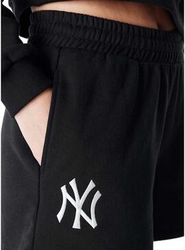 Pantaloni corti New Era New York Yankees Essential neri per donna
