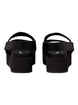 Sandali Calvin Klein con plateau neri per donna.