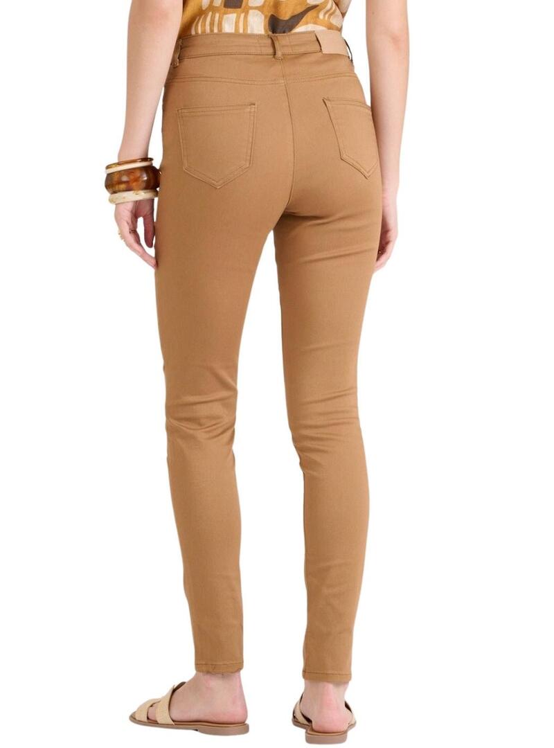 Pantaloni Naf Naf aderenti marroni da donna