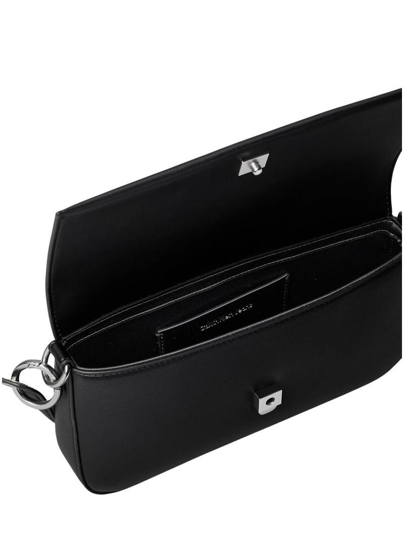 Borsa a tracolla nera da donna Calvin Klein con patta.