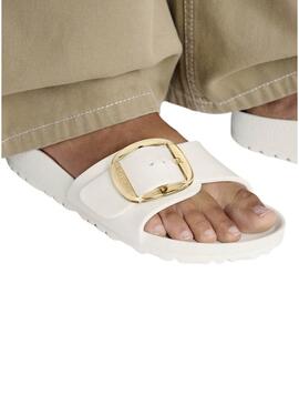 Sandali Birkenstock Madrid Big Buckle bianchi per donna.
