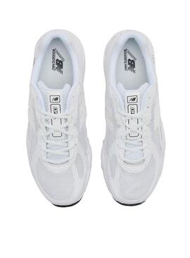 Scarpe da ginnastica New Balance U740 bianche per donna.