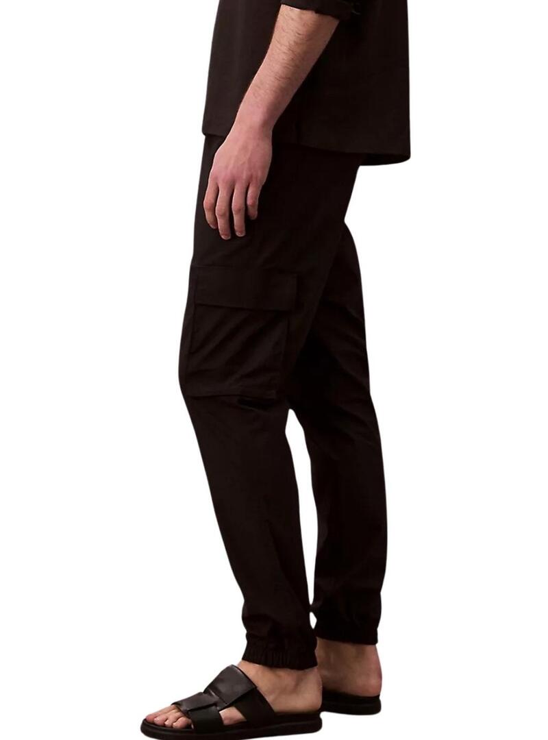 Pantaloni cargo Calvin Klein Jeans neri in ripstop per uomo