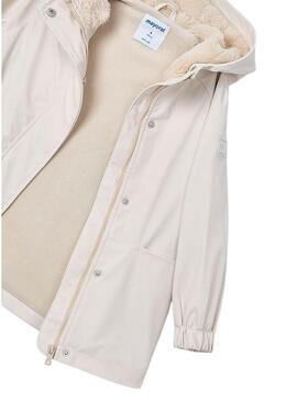 Impermeabile beige per bambina Mayoral.