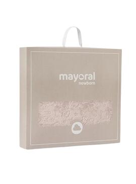 Set Mayoral in coperta e passegino beige per neonato.