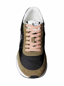Sneakers Calvin Klein Jeans Retro Runner nere e verdi per donna.