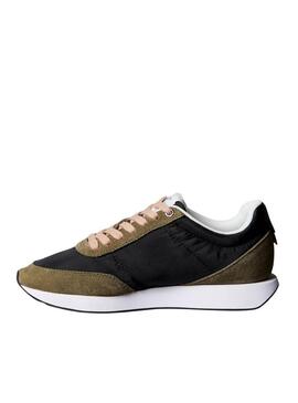 Sneakers Calvin Klein Jeans Retro Runner nere e verdi per donna.