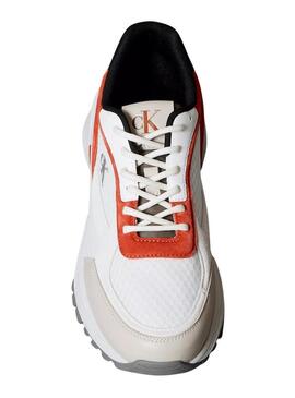 Sneakers Calvin Klein Jeans Hike Runner bianche e arancioni per uomo.