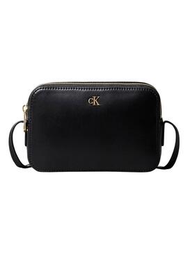 Borsa Calvin Klein a tracolla con logo monogramma nero per donna.