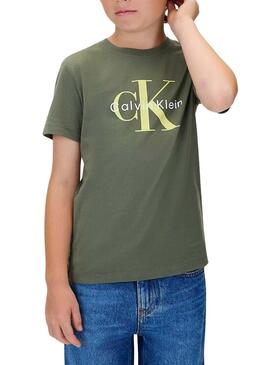 Maglietta Calvin Klein Monogram verde per bambino.