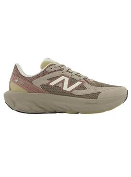 Scarpe New Balance 800 beige e rosa per donna e uomo.