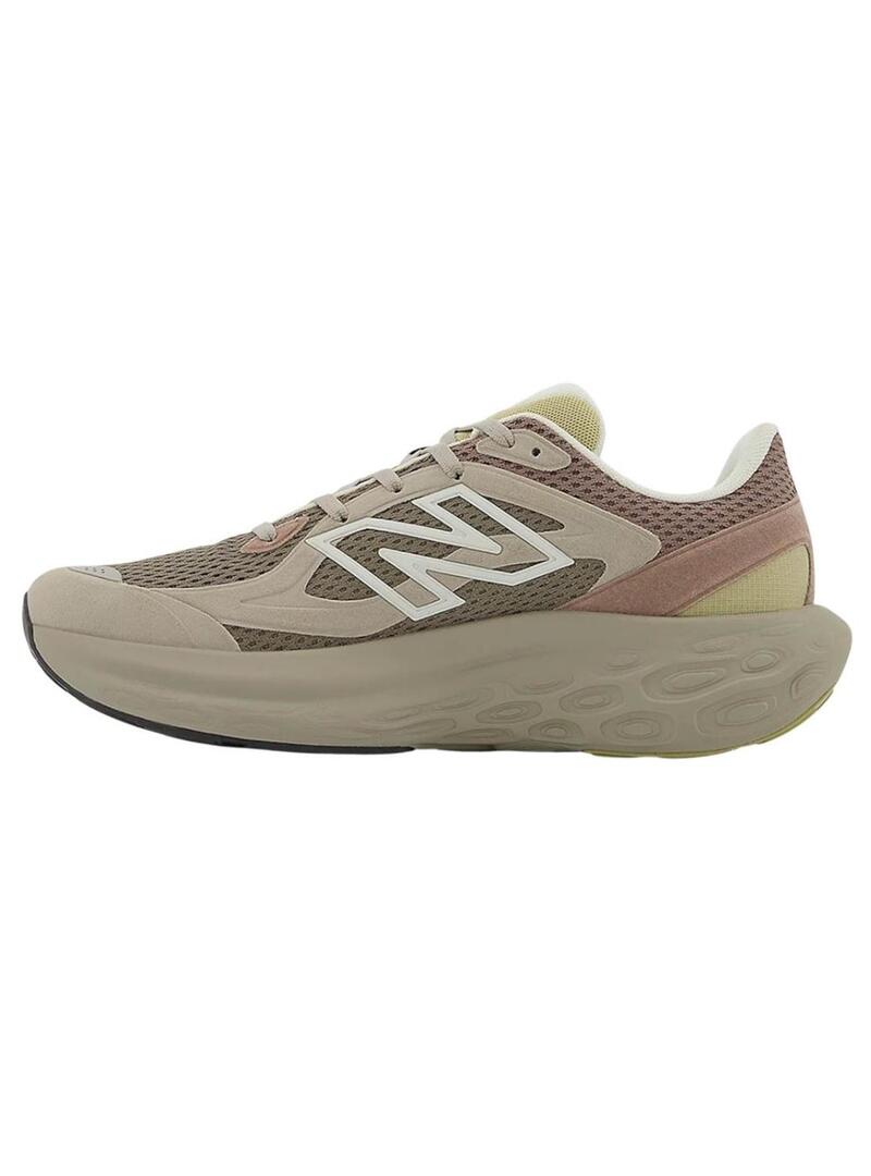 Scarpe New Balance 800 beige e rosa per donna e uomo.