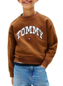 Felpa Tommy Hilfiger Varsity marrone per bambino.