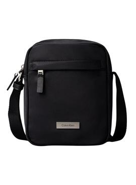 Borsa Calvin Klein Reporter in nylon nero per uomo.