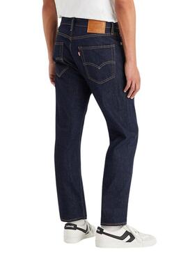 Jeans Levis 502 in denim scuro per uomo.