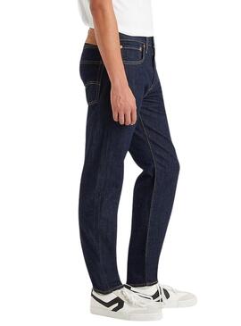 Jeans Levis 502 in denim scuro per uomo.