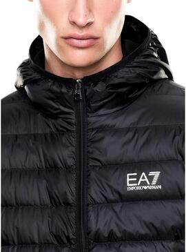 Giacca Emporio Armani EA7 trapuntata nera per uomo.