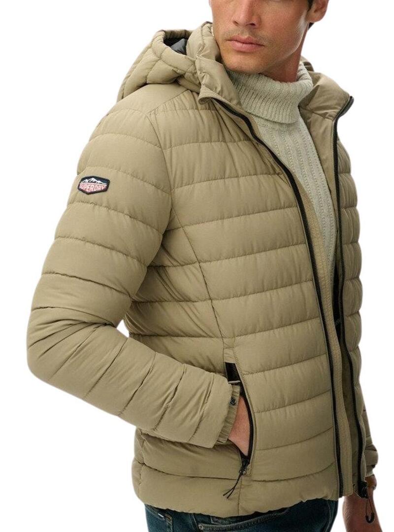 Giacca trapuntata Superdry Fuji beige per uomo.