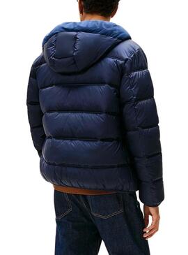 Giacca Tommy Jeans con cappuccio e logo blu per uomo.