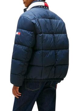 Giacca Tommy Jeans DNA con colletto blu scuro per uomo.