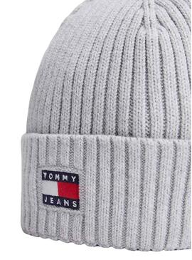 Cappello Tommy Jeans Heritage in maglia grigia con logo per donna.