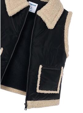 Gilet Mayoral con contrasti di pelliccia nera per bambina.