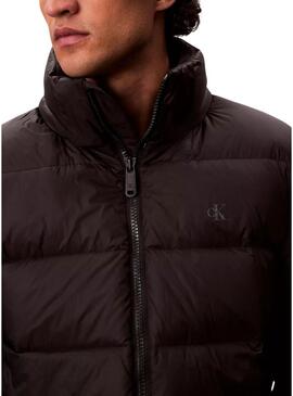 Giacca in piumino Calvin Klein con cappuccio nera per uomo.