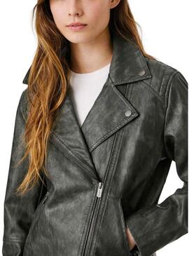 Giacca da motociclista Pepe Jeans Stacy nera in ecopelle per donna.