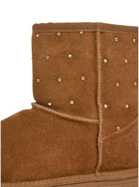 Stivali da donna Pepe Jeans Diss West in camoscio con borchie color cammello.