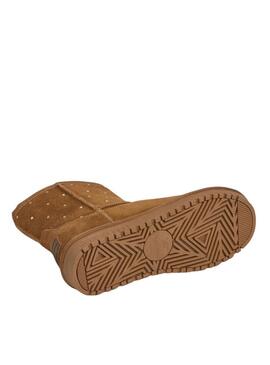 Stivali da donna Pepe Jeans Diss West in camoscio con borchie color cammello.