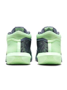 LeBron Witness 8 300