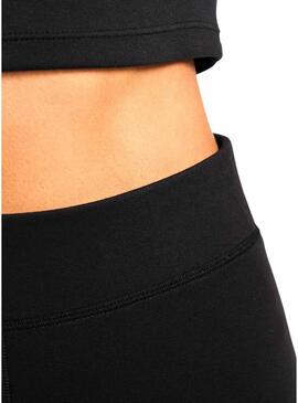 Collant corti Nike Sportswear Classic Biker neri per donna.