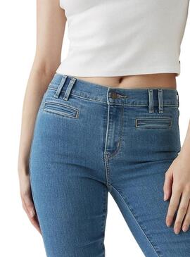 Pantaloni in denim Levis 314 Shaping Tailored dritti da donna.