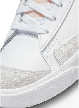 Sneakers Nike Blazer Mid 77 bianche e rosa per donna