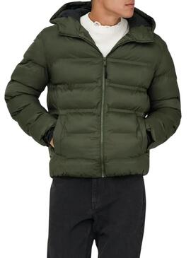 Giacca Only and Sons Union imbottita con cappuccio verde per uomo.