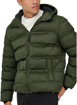 Giacca Only and Sons Union imbottita con cappuccio verde per uomo.