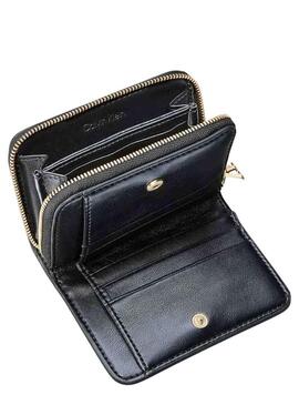 Borsa Calvin Klein media con patta nera da donna.