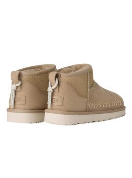 Stivali UGG Classic Ultra Mini Biarritz beige per donna.