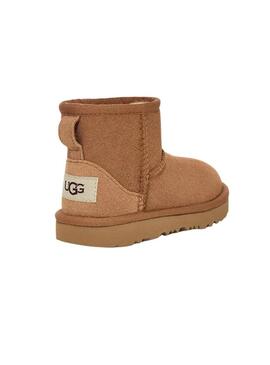 Stivali Ugg Classic Mini II color cammello per bambina e bambino.